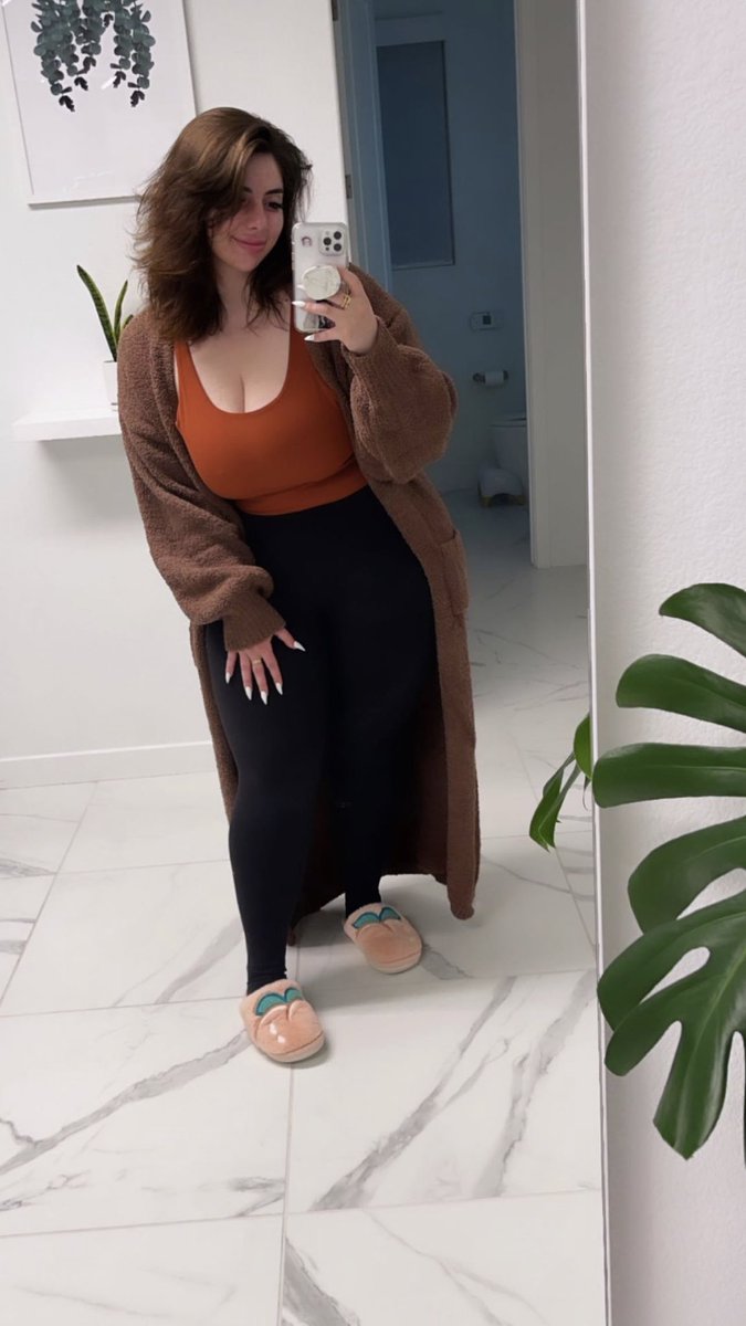 SkarletsNight's tweet image. I definitely didn’t just wake up. 😇