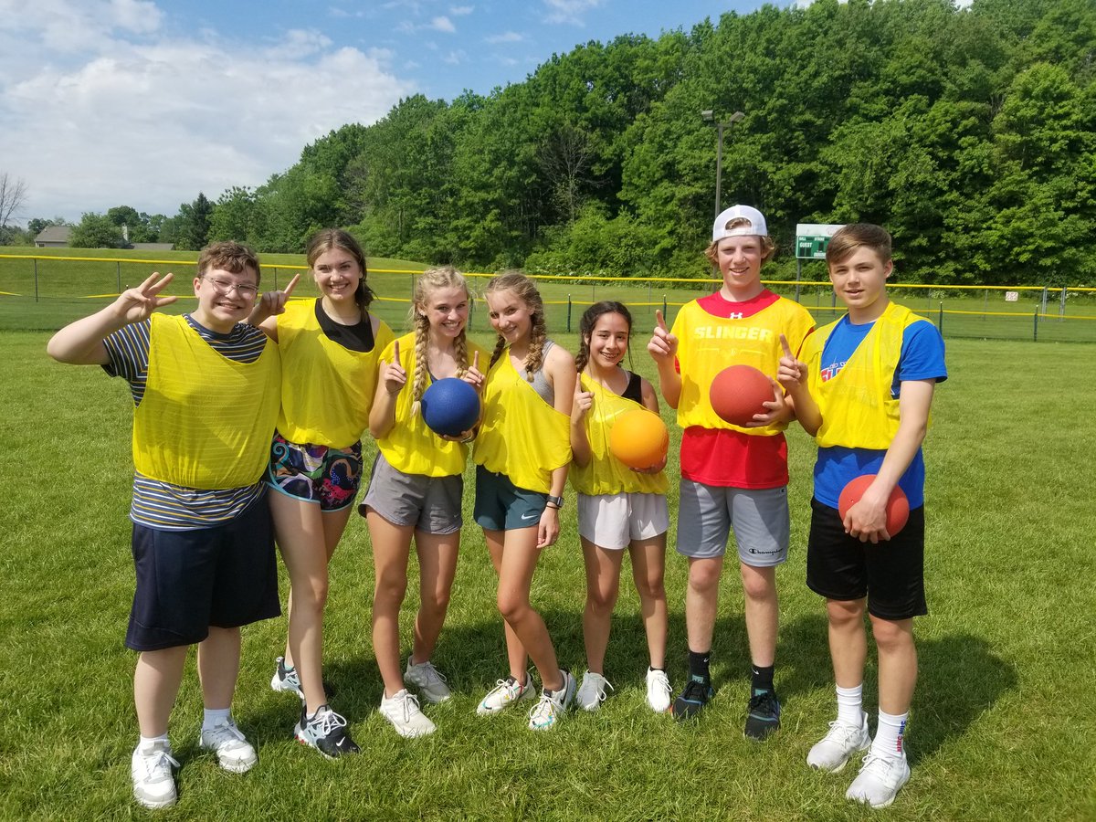 SMS_Owls's tweet photo. 8th grade spent the morning outside competing in "Minute to Win It" challenges. https://t.co/Z7p2g0DaQc
