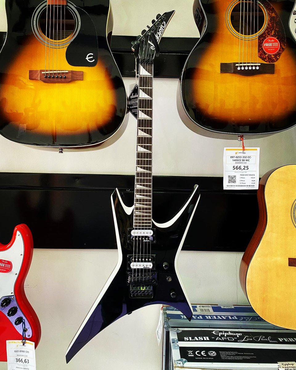 MAS_MUSIKA's tweet photo. MasMusika MACHALA::
🎉Descuentos Mes Del Padre🙋🏻‍♂️🎸

Jackson Guitars &amp; Basses -30% 🤩

•AHORA por:

*JS32 Warrior Black &amp; White: $327.36
*JS2 Kellybird Tobacco Burst: $297.60
#MasBaratoQueUSA 

•0986122637 0993130710 0993876239

🚛Envíos a nivel nacional 
📍CC La Piazza, Local 9 https://t.co/11HaX51CuP