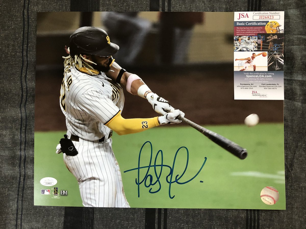 Notorious_L_I_B's tweet image. In honor of Tatis’s 5 year anniversary of being traded to San Diego I’ll do another giveaway! Simply RT and follow. 

1 winner will be randomly selected to win this signed 11x14 photo. Any brand new accounts created will not be entered. 

#HungryForMore