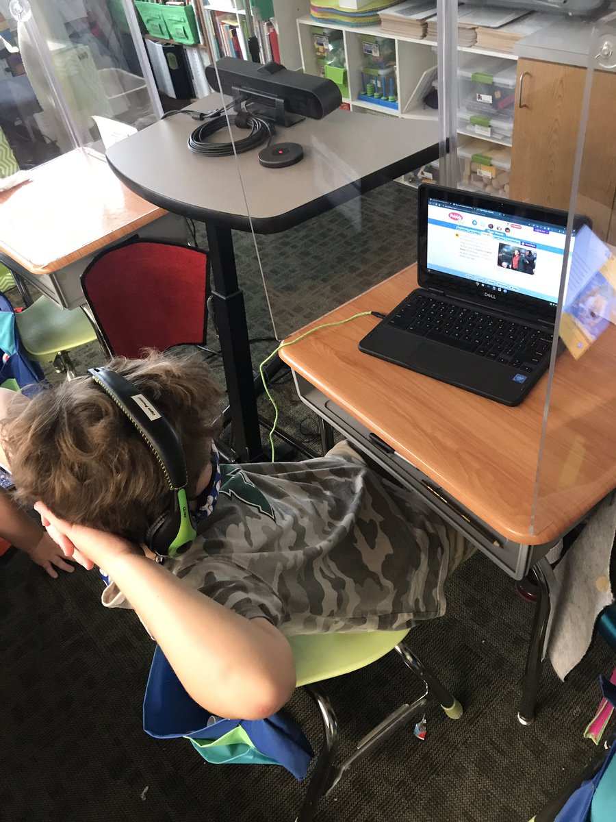 PineCrestLower's tweet photo. You know Ss are enjoying #PCReading when they are this comfortable! #PCEducation #FlashbackFriday https://t.co/Fo71KoNkyI