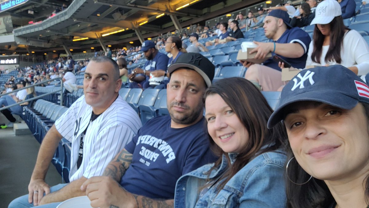 koukla0310's tweet photo. Let's Go Yankees! #squadup @Yankees 💙🤍 https://t.co/Vi6HpPDfdi
