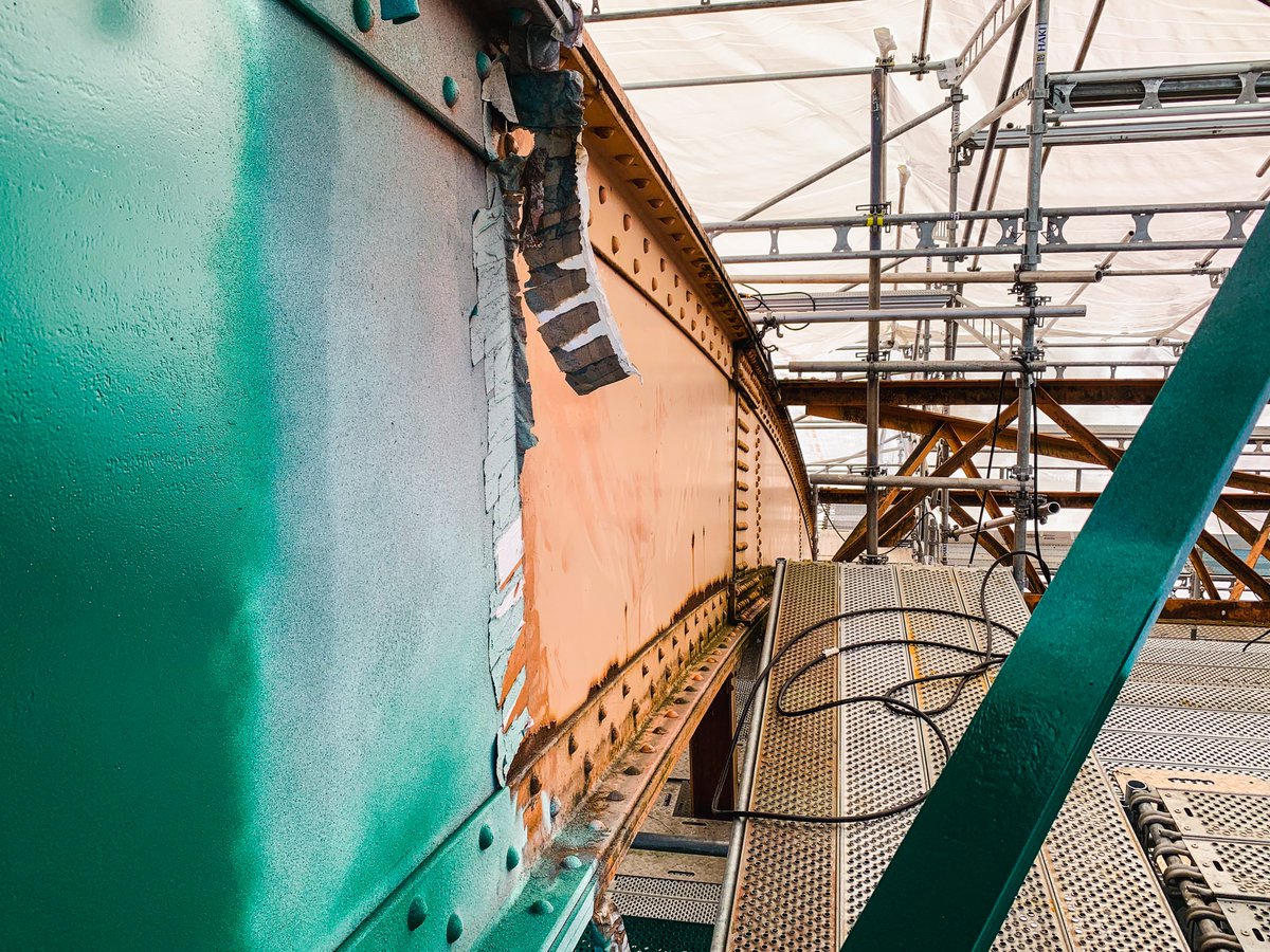 carpentersbc's tweet image. BCRCC members working for Park Derochie on the Lynn Creek Bridge in North Vancouver on Thursday. The platforms our members provided are facilitating a renovation that includes sand-blasting the previous orange colour and recoating the bridge in Lions Gate green.#WeBuildStrong