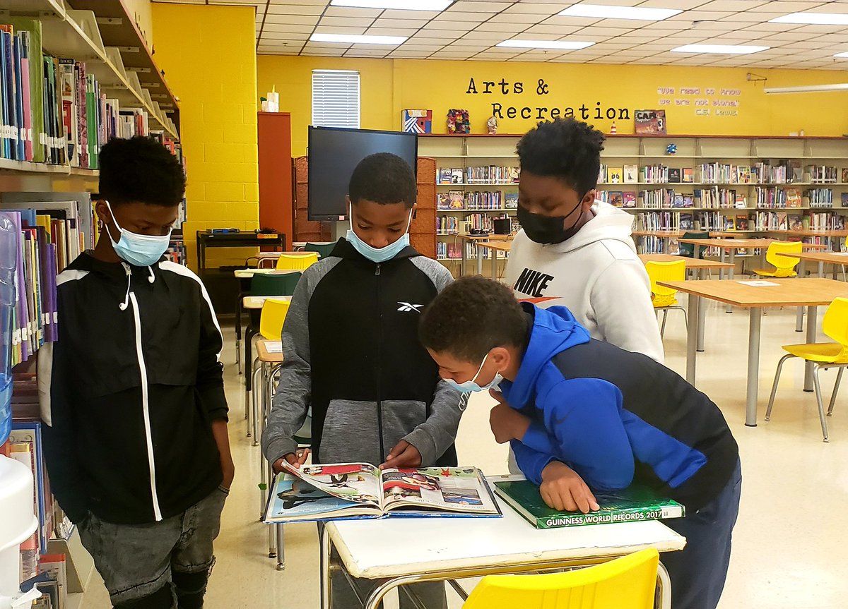 @FollettLearning, Thanks for the amazing books!
Students also got to pick another book from these amazing titles!
<a href="/StemmersRunMS/">Stemmers Run Middle</a>