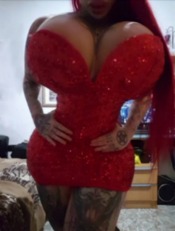 Jessica Rabbit has nothing on her!! LurciferaD.