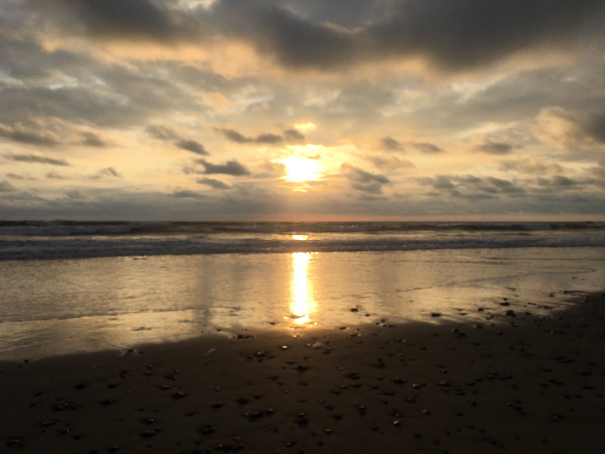 mafergomezm's tweet photo. Paisajes en la playita #Cojimies mi lindo #Ecuador toma una pausa y toma un break https://t.co/YjF8QYY3B7