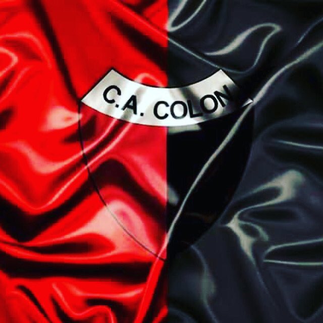 Grítalo Sabalerooooo!!!
CAMPEONES!!!! Histórico!!!!
X fin llego el día Colon! Que felicidad x toda esa gente q espera esto hace más de 100 años!!! 
Ahí está la Copa 🏆 Equipazo!!!!!
Vamos Negro Querido... 🖤❤️