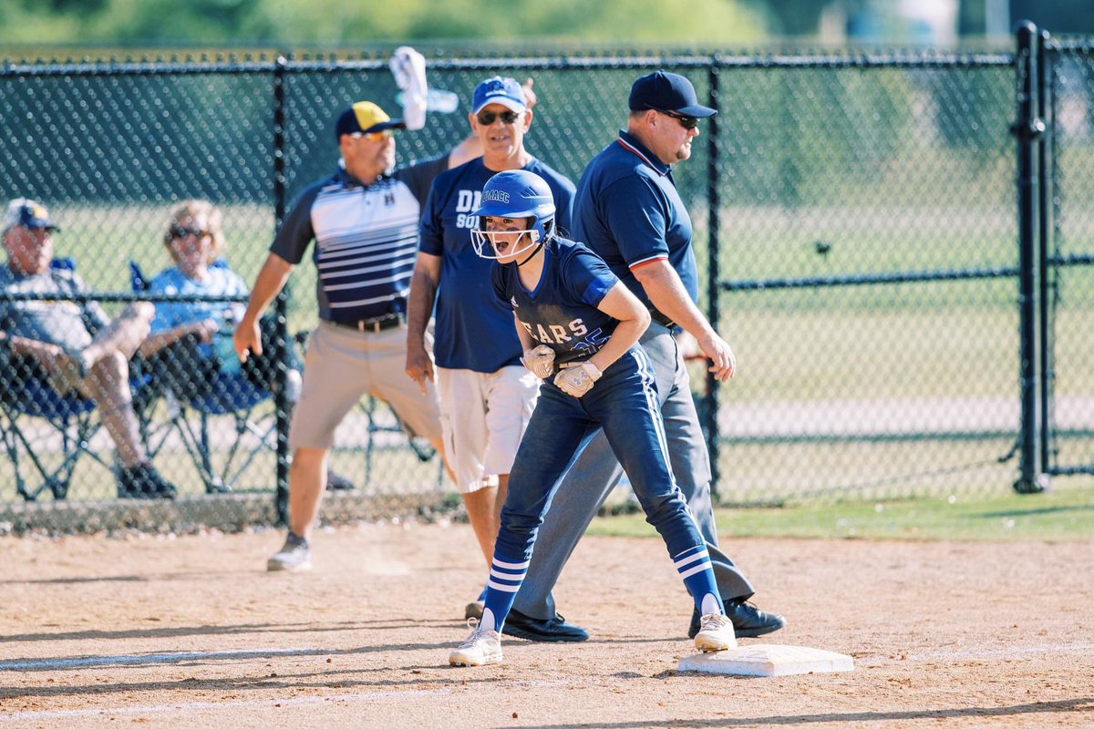 DMACCsoftball's tweet photo. CONGRATS to our Bears for more post season honors!🐻💙 

🐻Sophie Maras- NFCA Player of the Year
🐻Kaylie Reynolds- Unanimous 1st Team All-American 
🐻Abby Husak- 2nd Team All-American 

#GoBears🥎  
@BobLigouri https://t.co/voqhvjhMFl