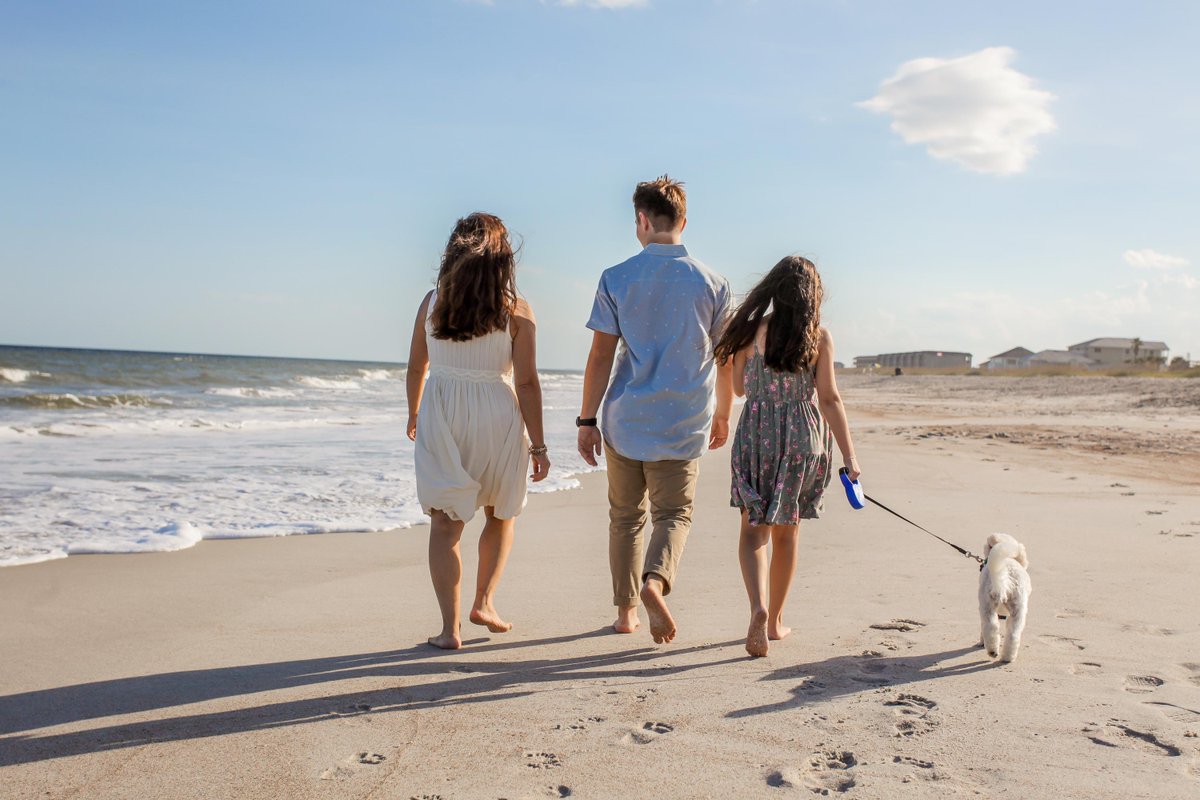 SeasideAmelia's tweet photo. A walk on #FernandinaBeach is fun for every member of the family, even the four legged ones! 🐶🐶 https://t.co/Ehpn97AnVI