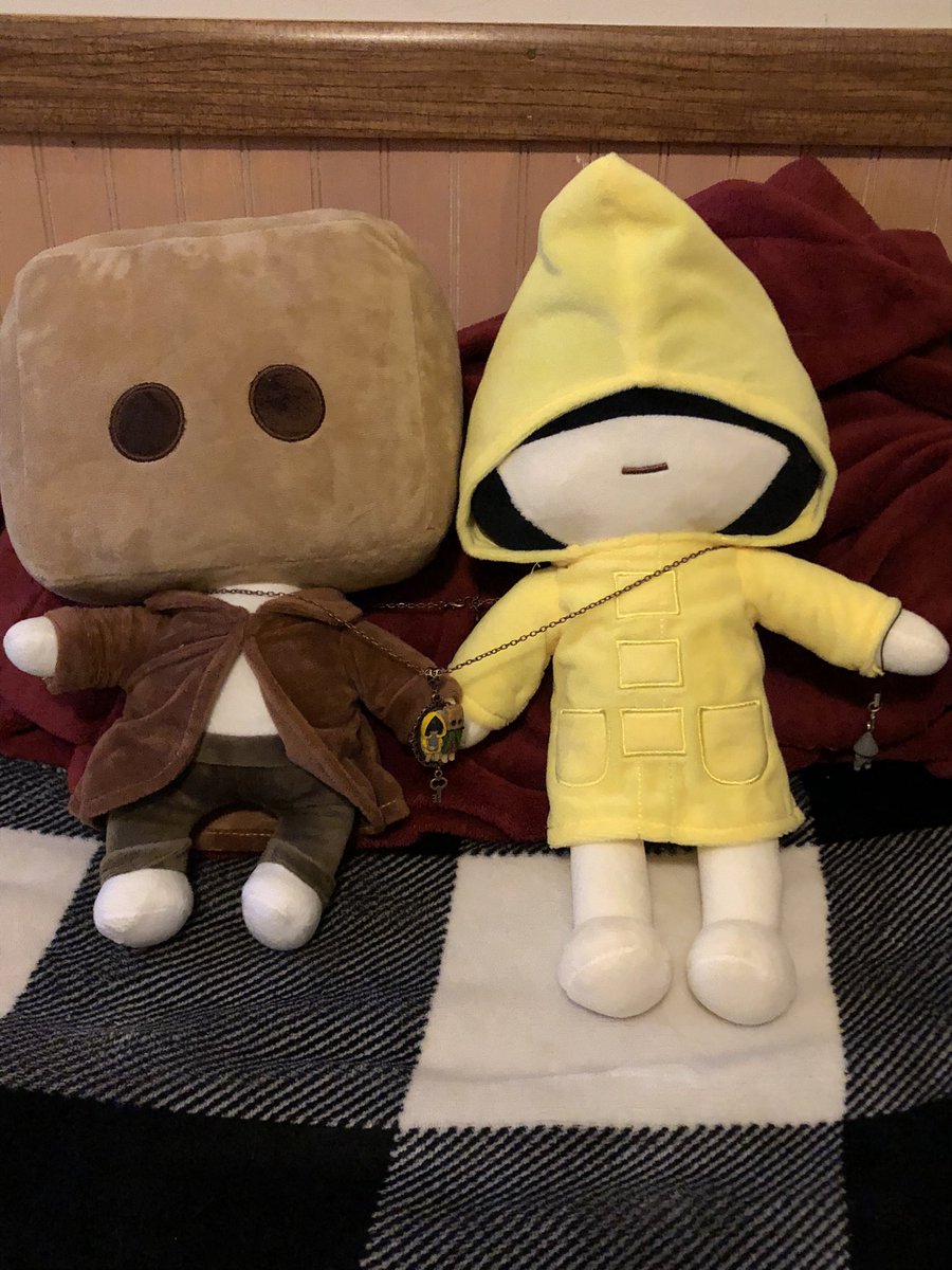 SoulPotato_1's tweet photo. Hi! I hope you are all having a wonderful day or night, I wanted to make a blog about the merchandise that I’ve bought of Little Nightmares. Also I made the same post on Instagram too.

The plushies I bought are from Amazon and the necklace I bought is from Etsy. https://t.co/aVvTgLFrHZ