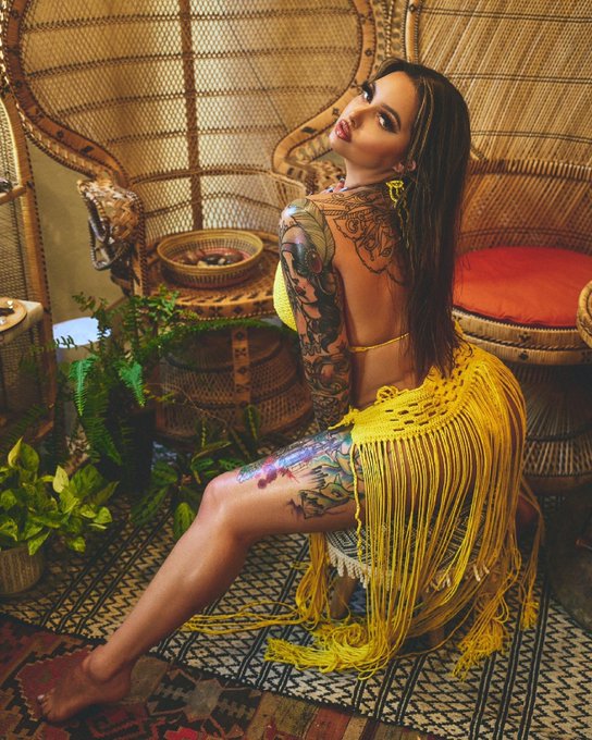 Sex goddess energy ✨ https://t.co/6wJOzgml7T