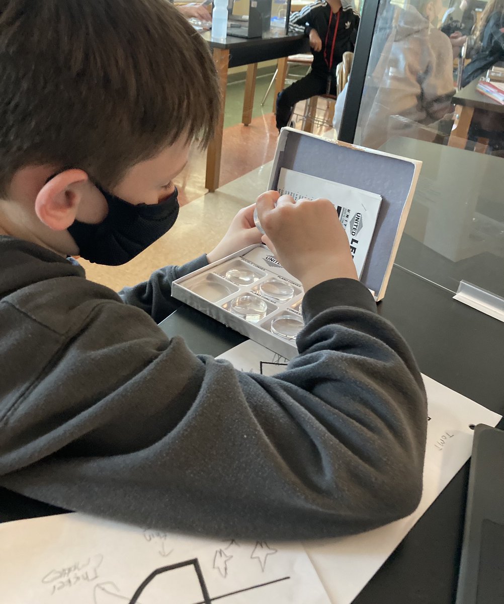 LearnWithLerman's tweet photo. Scientists had fun using and identifying two types of acrylic lenses: convex and concave to view words on paper, and images all around us! Then, we used mirrors and spoons to see how light behaves when reflecting off of convex and concave mirrors! 🔎👓 🥄🪞 #WeArePlainedge https://t.co/2gpHi9UsDG