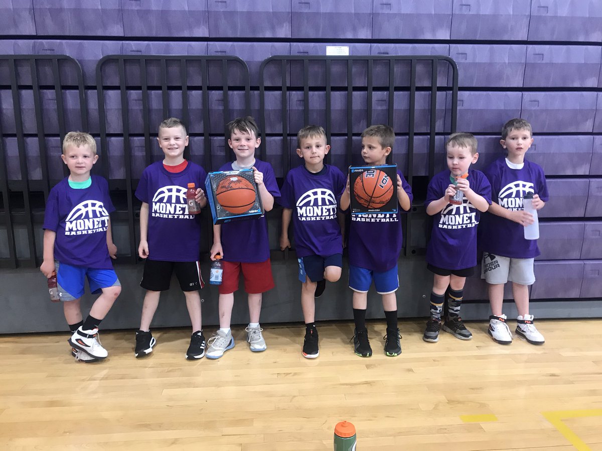 MonettBoysBball's tweet photo. Great final day of Youth Camps today! Loved the energy in the gym! The HS kids did an awesome job assisting with the camp!
#FutureCubs https://t.co/3WIHsOtyiM
