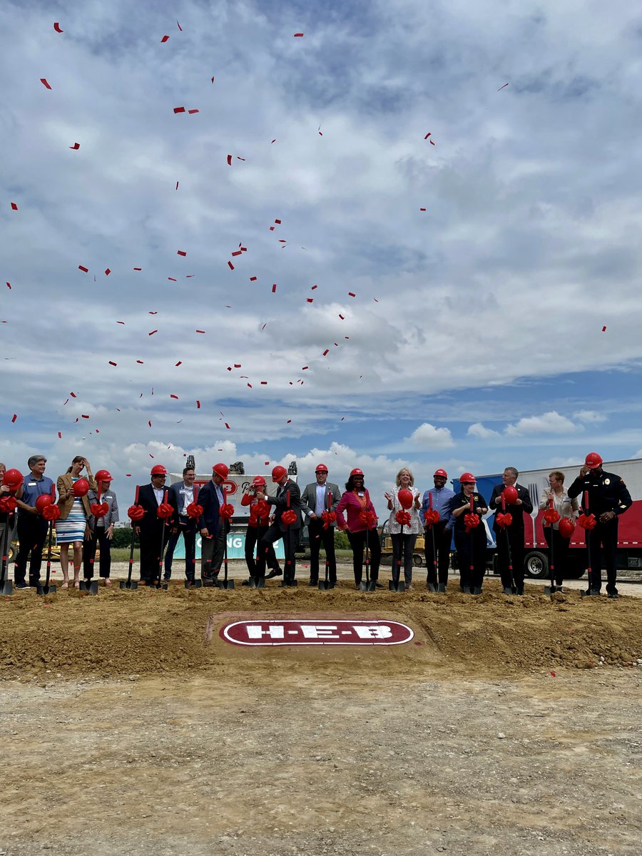 cityofplanotx's tweet photo. Check out pictures from today's @HEB Groundbreaking event! https://t.co/Brt9MyRs80