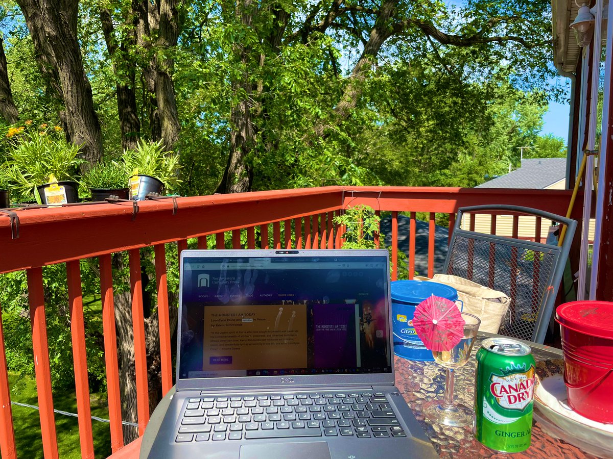 parneshia's tweet photo. Closing out a wonderful Friday in the treehouse (aka, my parents’ balcony) with a pink umbrella🍹Cheers to the weekend!!! #workinthecloud #treehouse #TGIF https://t.co/EyTSCwwJHI