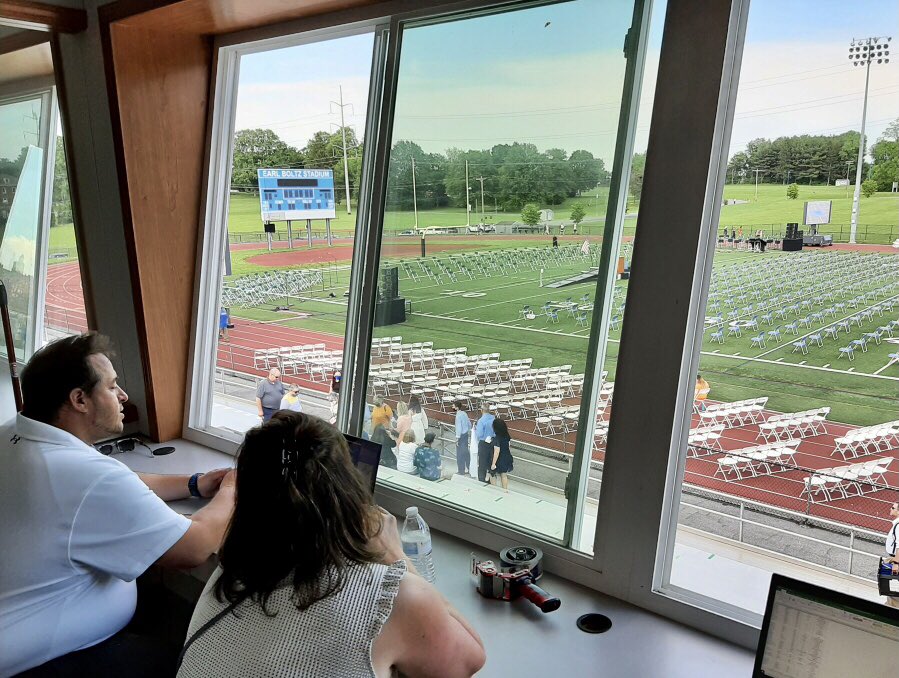 FalconEdTech's tweet image. After months of planning, graduation day is finally here! Check out our live stream on the CLSD website. Good luck to the Class of 2021 #FalconPride #CCstrong
