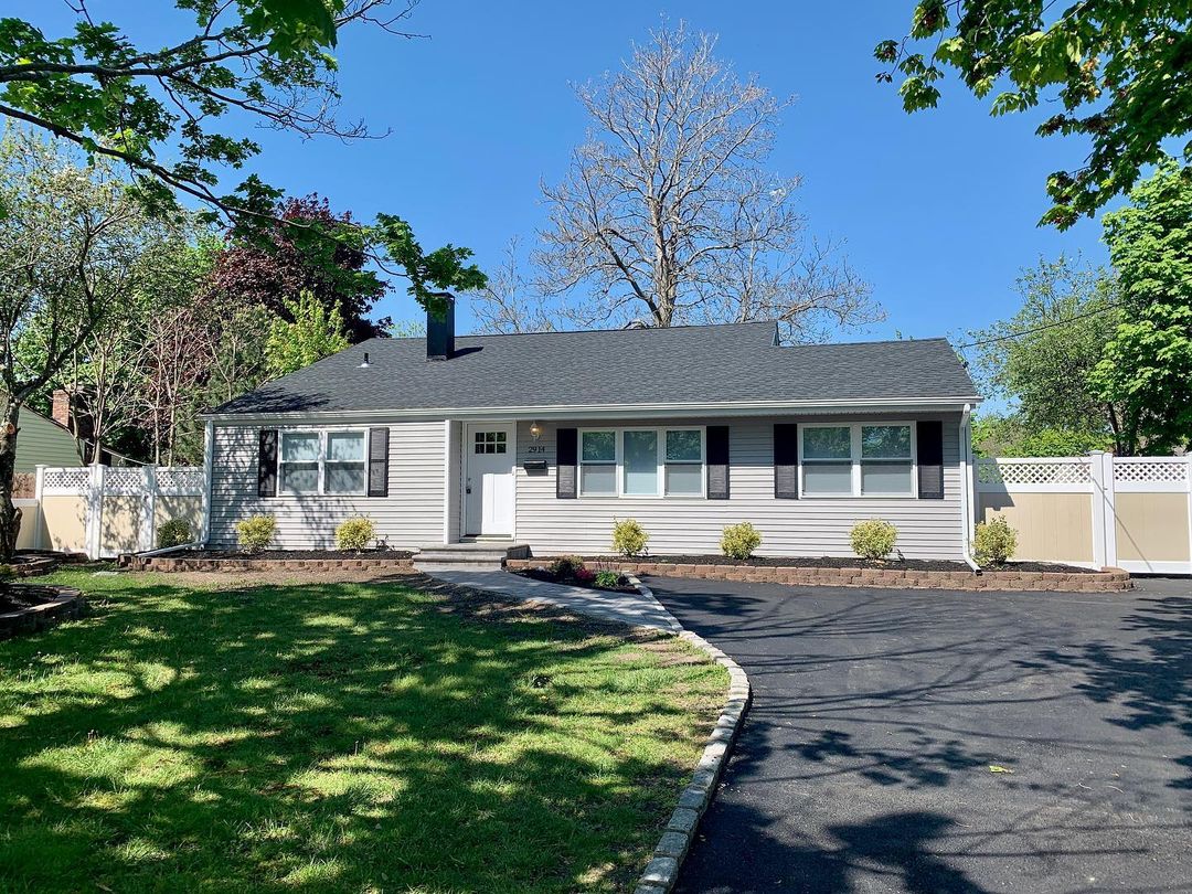 jandahomes's tweet photo. Medford REO complete!
π
#longislandflips #flippinglongisland #medford #reo #foreclosed #bankowed #generalcontractor #longislandcontractor #flippinghouses https://t.co/3qsxTY3CDM