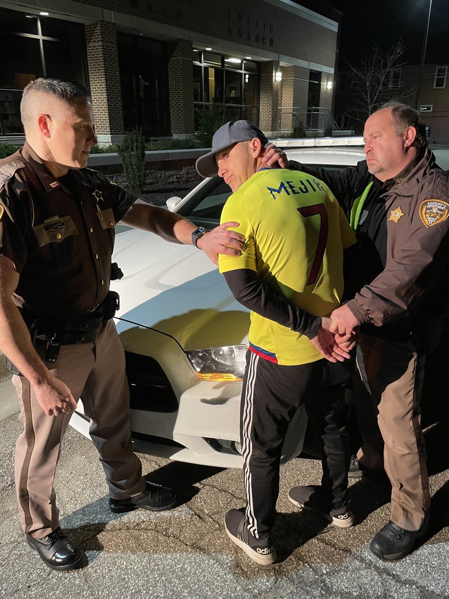 Si pierde la Tri hago relajo otra vez. Vamos Ecuador que tu puedes!! 🇪🇨