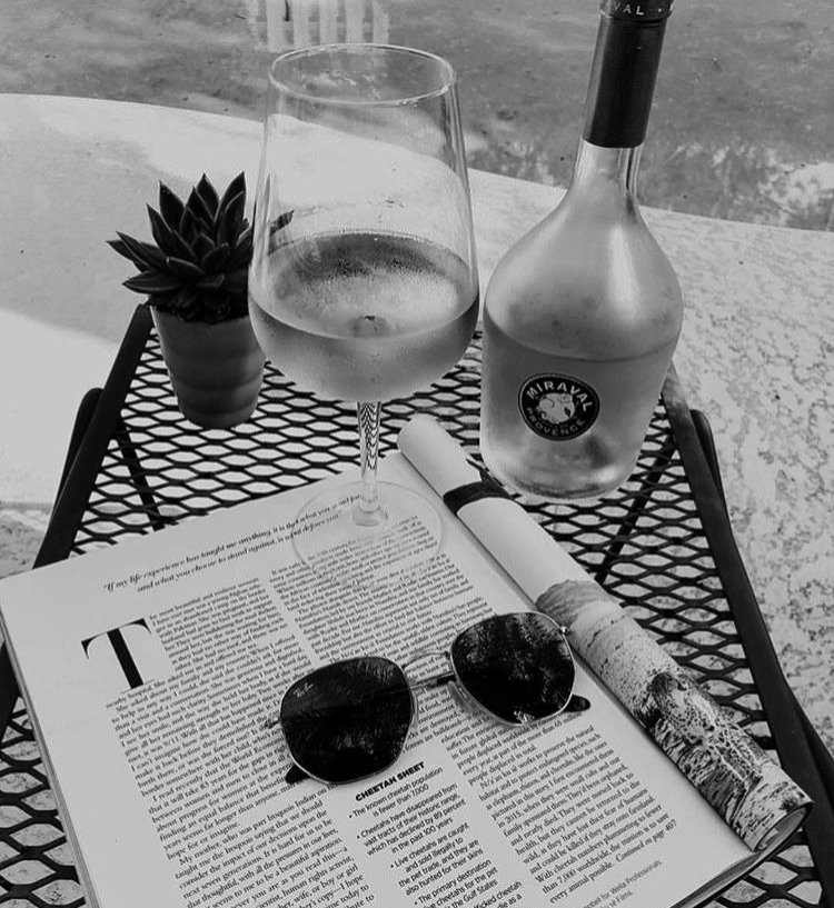 carloosfke's tweet photo. ╰─► a wine at night. 🌙
                     [@carloosfke] ⸙
• #SexRol #FreeRol #OtRol https://t.co/X9TUWAZdsb