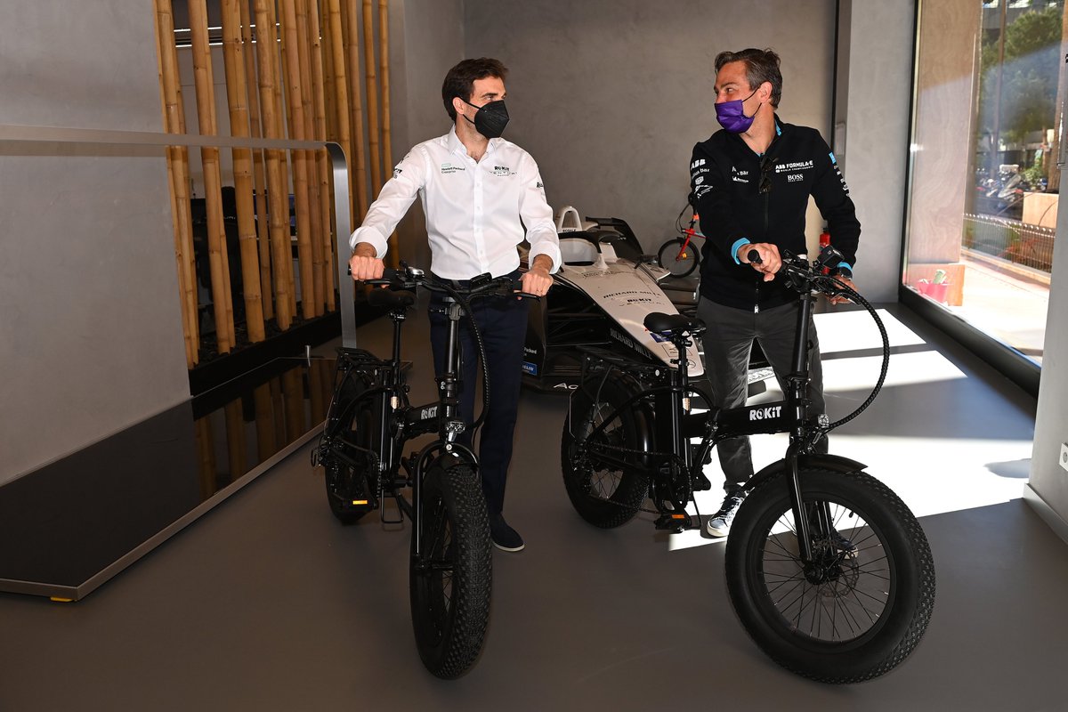 When it's Friday and all you want to do is #chargeit...only a few weeks to go until @VenturiFE hits the track in Mexico #rokitride #emobility #powerthefuture