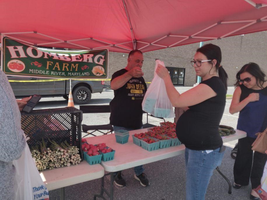 Where are our #Essex #foodies?!

Your local farmer's market is now open each Friday from 3-6 p.m.  

Learn more about the vendors at chesapeakechamber.org/Essex-Farmers-…. 

#MarylandMarketMoney
#BuyLocal 
#farmersmarketfinds 
#OurBaltCo
