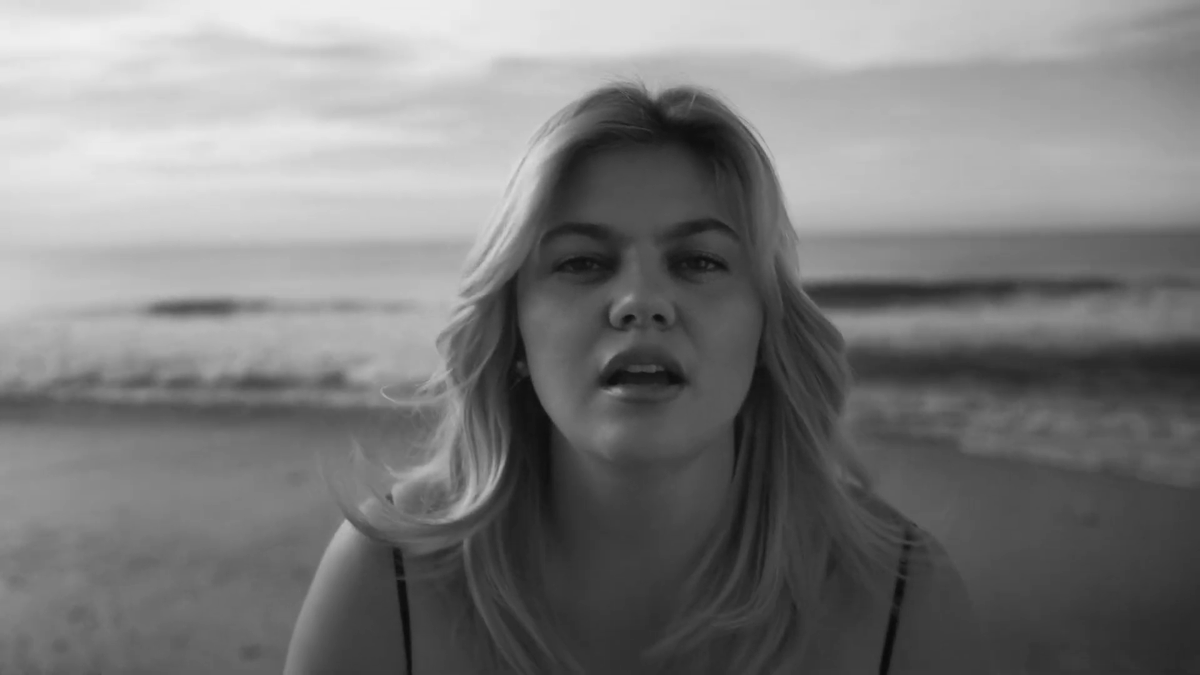BichetteNadege's tweet photo. @louane #AimerAMort 
très beau clip et magnifique comme tous tes clips 💖💖💖 https://t.co/fQdh0ix7PQ