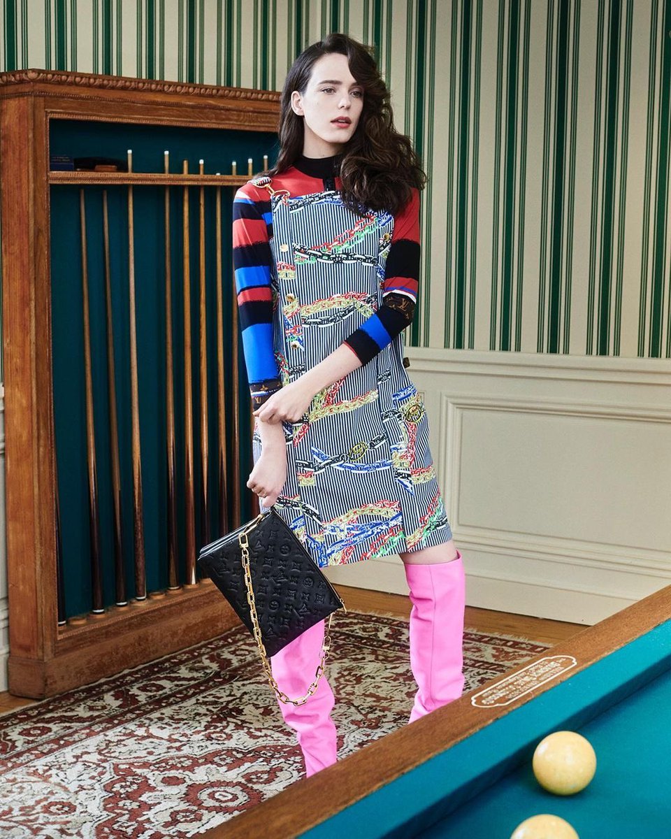 GrupoMassAr's tweet photo. Te presentamos la nueva campaña @LouisVuitton #LVPreFall21 con #StacyMartin cómo imagen de esta colección, donde predominan los colores brillantes y se reinventan los dúos cromáticos. #LouisVuitton #MassModa https://t.co/unBhajDy3H