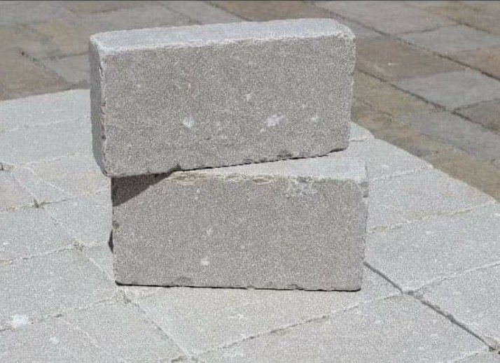 Uzun bir süredir üzerinde çalıştığım Heykel bitmiştir..
Müsait bir kitleye kitlemek istiyorum hele çekilin hele... 
Sevgili ışığlı ve çağdaş bireyler nirdaa....