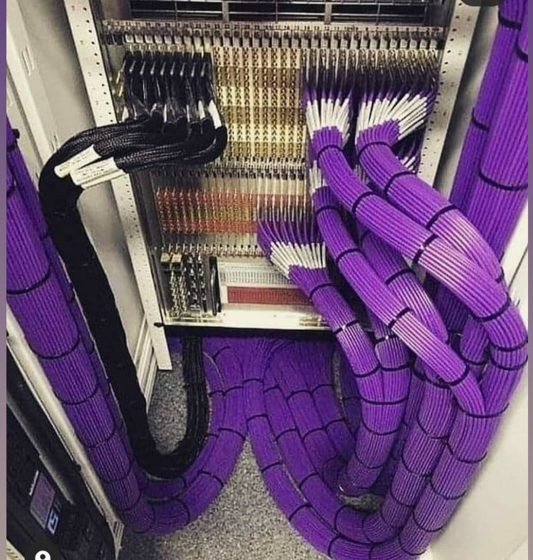 T3n3yiaR3n33's tweet photo. What's up Tech Twitter?! 
I hope your weekend is as nice as these cables💪🏾 Happy Friday! https://t.co/PmUlEOWjMc