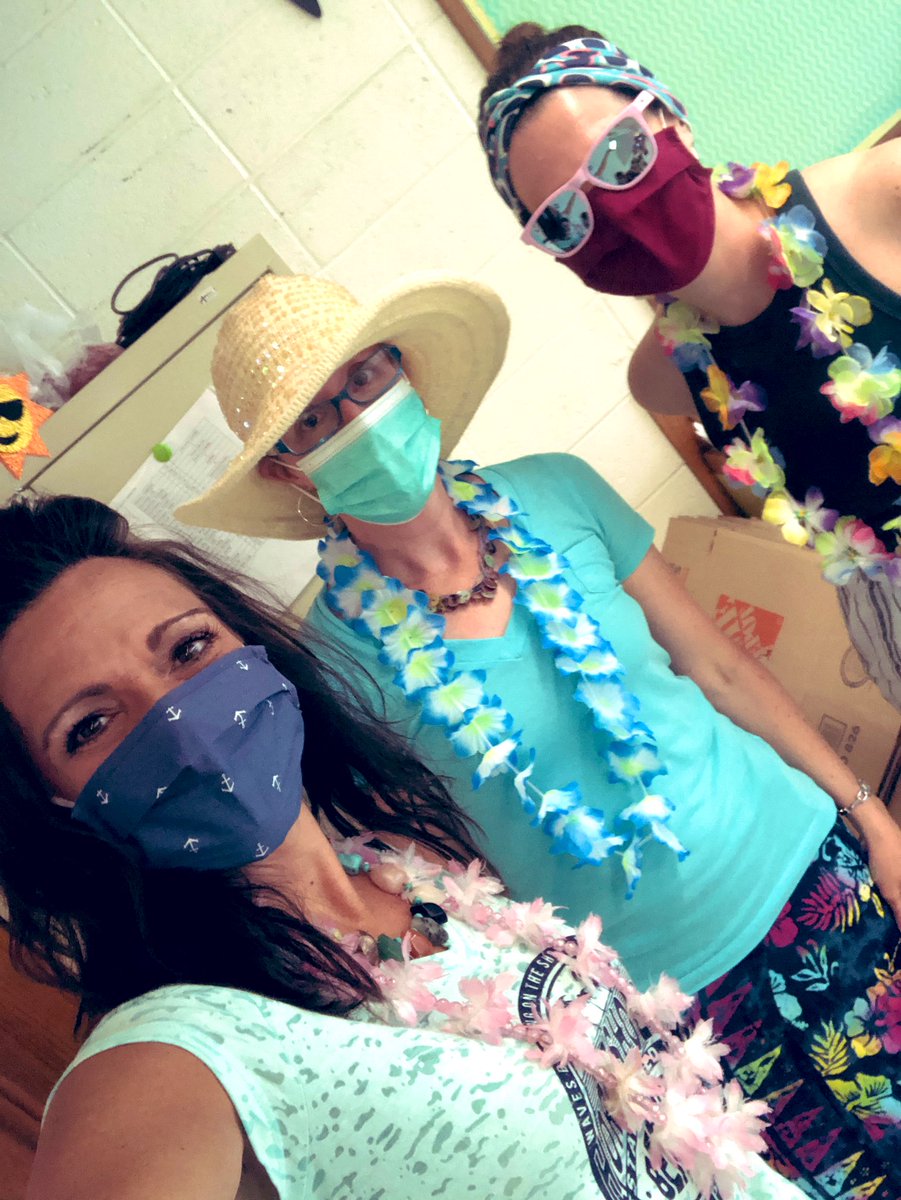ParkerFarmsES's tweet photo. It was a Summer Celebration for our June Virtual Family Town Meeting!☀️🌴🏖📚🔢 Here are lots of ways for our Ss to keep on learning ALL summer long! 👍🏻🎉💙🐶🐾📚🔢 #PFstrong #PFpride #SummerVibes #KeepCalmandLearnOn https://t.co/nOuyoX787Y