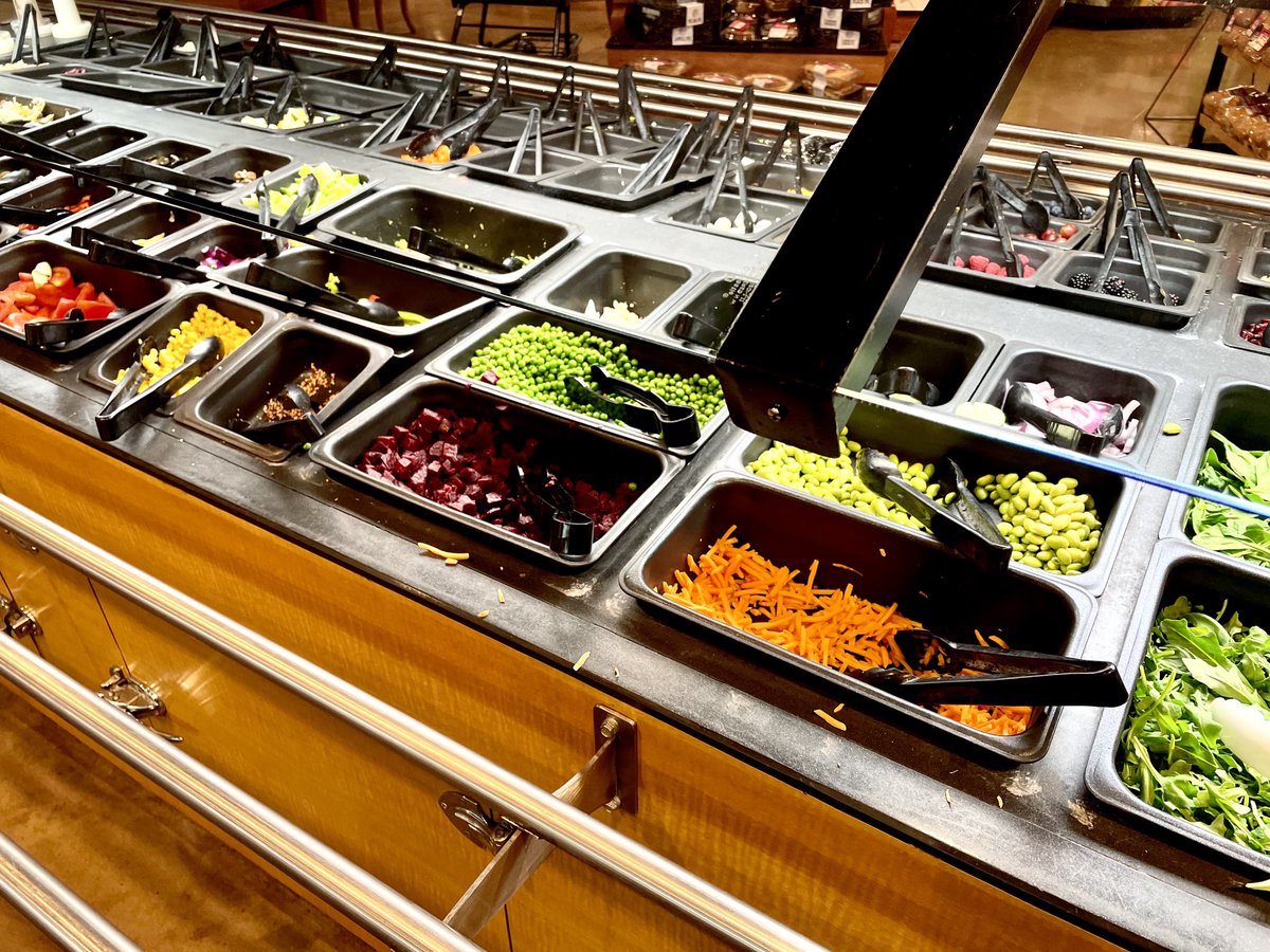 NewsVulcan's tweet image. The salad bar ⁦@HarmonsGrocery⁩ has returned.

Nature is healing 🥗
#food #salad #roughage