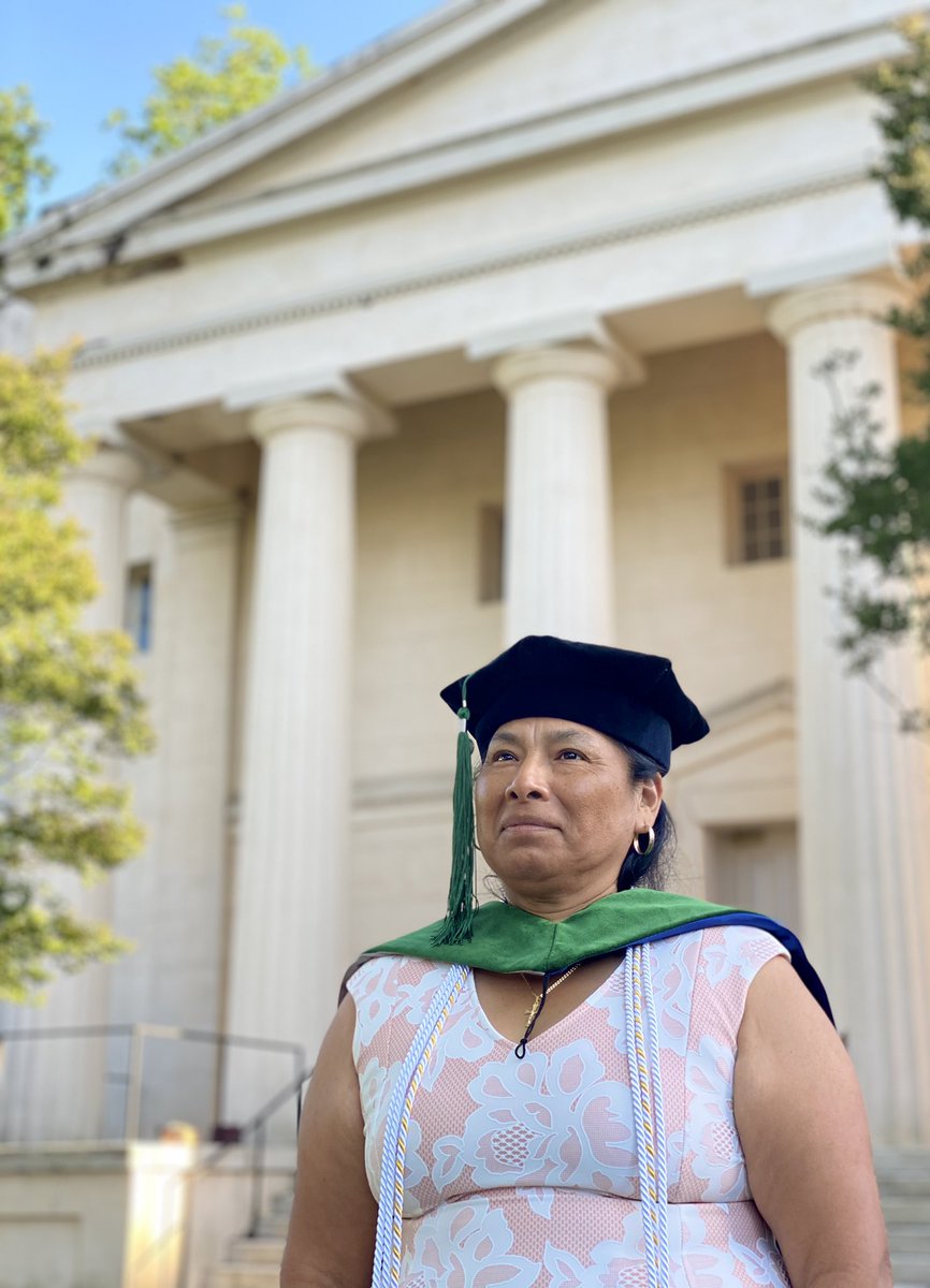erickmjuarez10's tweet image. Oldest of 10 each, my folks quit elementary (dad) &amp;amp; middle (mom) school in rural México to help make ends meet. So they came to the US to work as farmworkers mostly in rural southwest GA.
My medical school graduation was one small step for a man, one giant leap for fam-kind. 🇲🇽🇺🇸