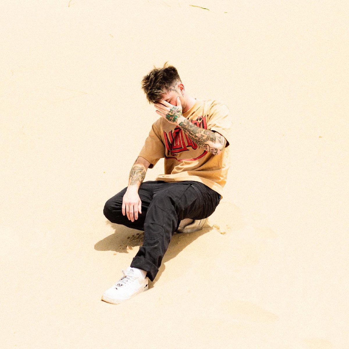 nothing_usa's tweet image. NOTHING SS21 Collection will be available Friday 6/11 @ 6:00 PM ET (one week from today).

Including 12 various items from French terry shorts to lightweight hoodies for Summer nights, we will have you covered this Summer 🤝

Lookbook will be live next week, shot by @awstennn