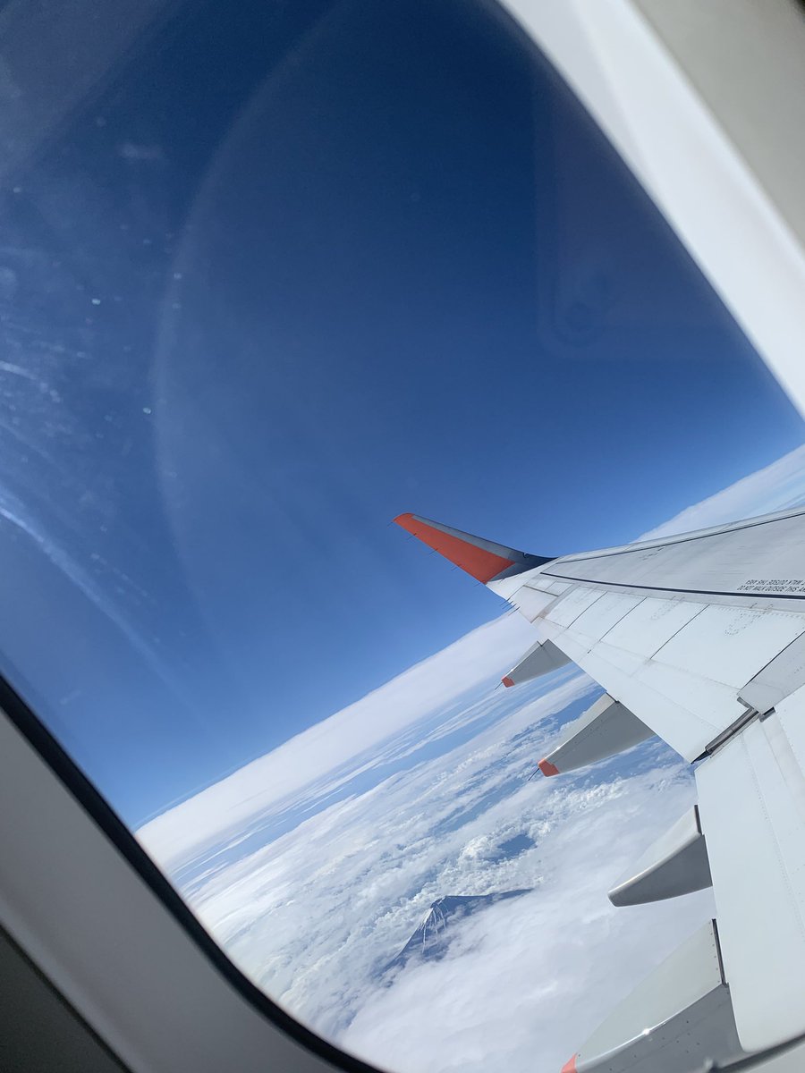 Marico على تويتر 成田空港から高松空港まで着いた 窓側の席から雲海を撮れた 瓦町に向かい とりあえず休める所を 探そう