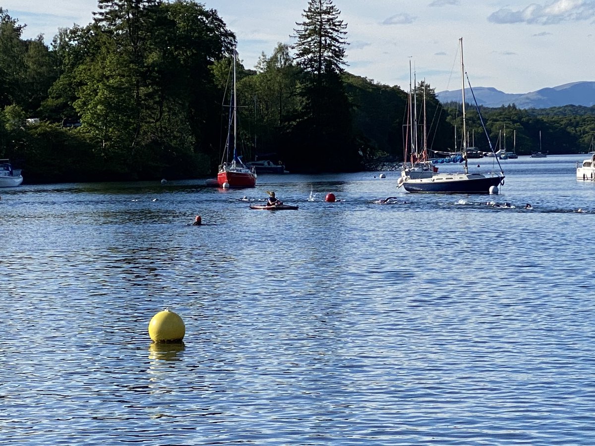 halesc's tweet photo. What a fabulous open water swim coaching session tonight with @SleekerSwim @NTFellFoot thank you #wildswim #openwater #swimsquad #lakeslife ππ»ββοΈπ https://t.co/rJKhFryQ0K