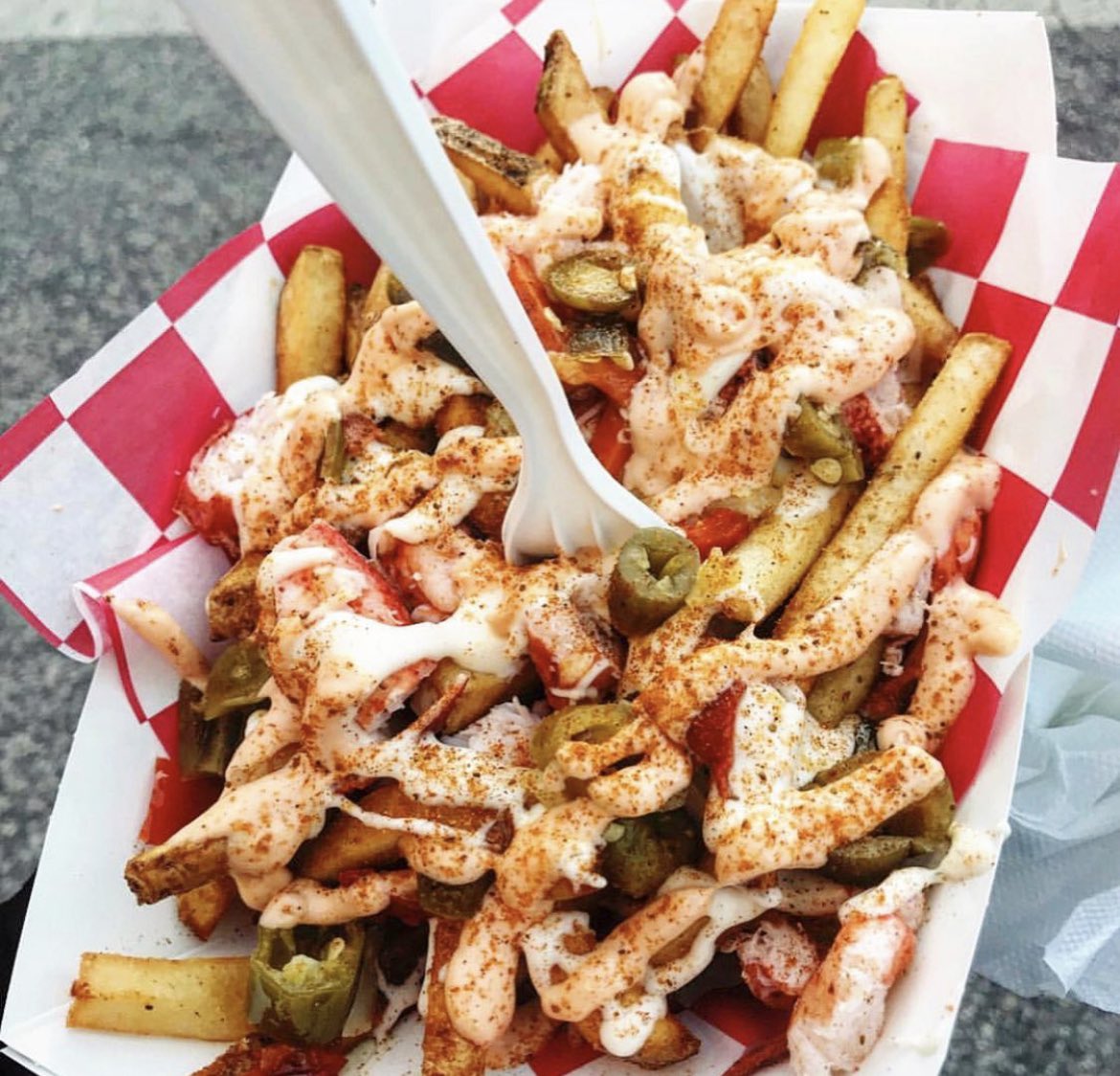 🤷‍♂️ Who doesn’t top their fries with Maine Lobster and cheese, anyway?

🗓 Friday 6/4
📍 80 Rainey
⏰ 6p-12a (⛈ Weather Permitting)