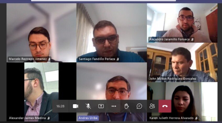 JohnMiltonR_'s tweet image. Hoy en reunión con ⁦@IATA⁩ Colombia, escuchando las preocupaciones de la industria frente a las nuevas exigencias que trae el Proyecto de Estatuto de Transporte Aéreo. La industria aeronáutica es vital para el desarrollo de nuestro país. #MiCausaEsColombia