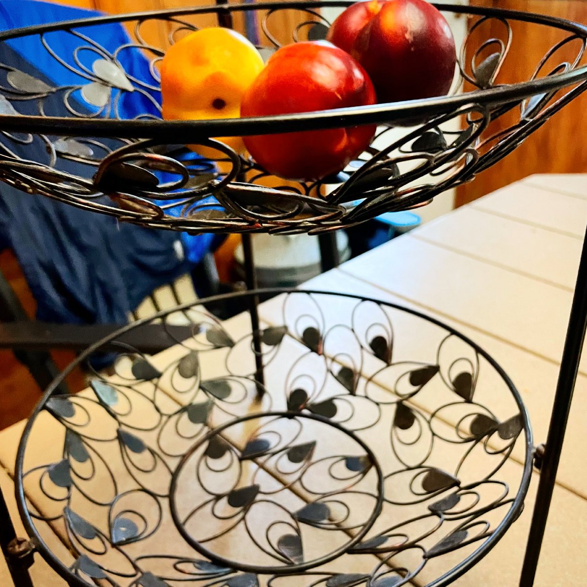 ITickUIUC's tweet photo. Seeing ticks everywhere we look!
โข
Like when you see it๐ชณ
โข
#fruitbowl #tick #ticks #tickseason #tickseverywhere #apples #bewareofticks https://t.co/9llhYeS7tV