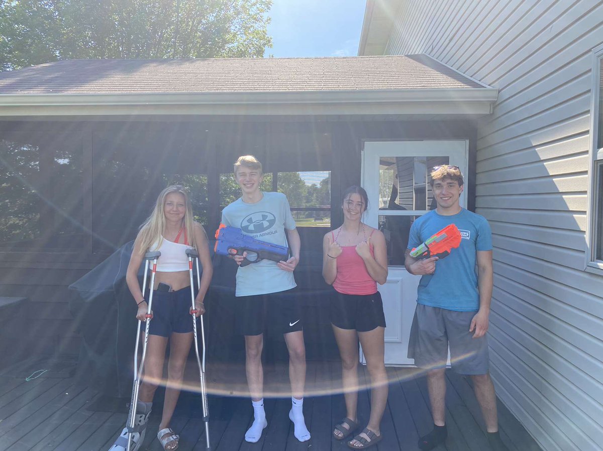 For the Burger Kings 12th and 13th kills of the war and 3rd and 4th of the week, standing at 6’4, 126 pounds, Josh “back-to-back-to-back kills” Witte and Luke Sims kicks Lily Pickett (sister to max Pickett) and Esmae Grecula from Pog off the plane <a href="/Andovernerfwar1/">Andovernerfwars2021</a>