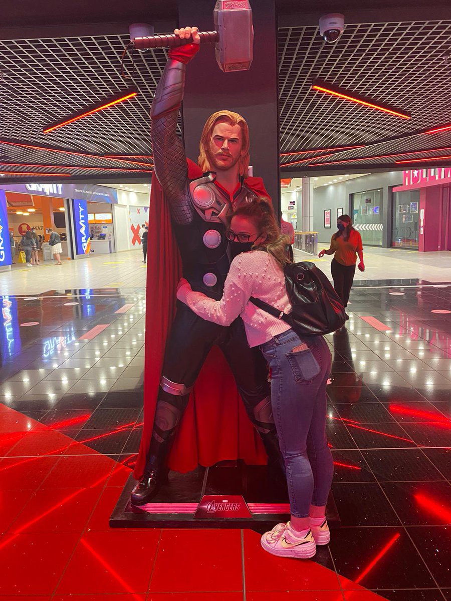 Met Thor yesterday guys hehe https://t.co/9xae1WUuwj