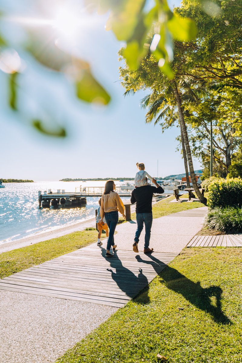 This weekend in Noosa 🌴 The #NoosaRiver is hosting the Sounds on Noosa Foreshore Busking Championships. Grab the family, pack a picnic and get ready to discover the best local street performers, dotted along the Foreshore all weekend! 💫
​
​@noosaboathouse @queensland @australia