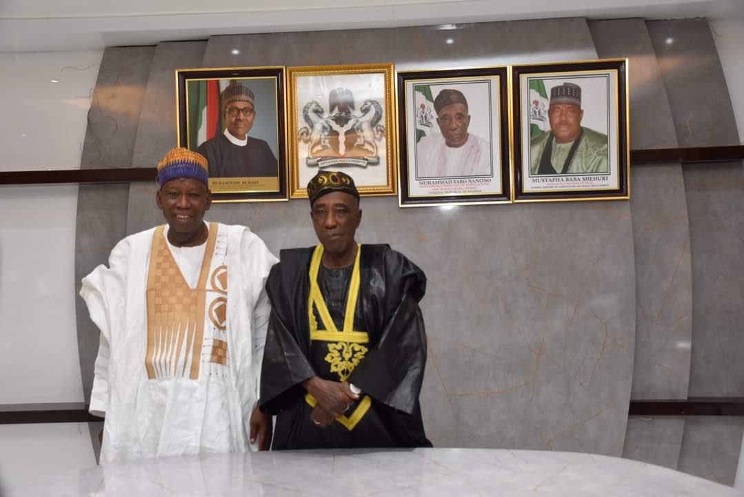 APC_supporters's tweet photo. PHOTO: Honourable Minister @FmardNg @NanonoSabo has received in his office today, the visit of Kano State Governor, Dr. Abdullahi Umar Ganduje and his entourage.

Minister Nanono assured Governor @GovUmarGanduje of his unwavering support to
the state in ensuring food security. https://t.co/g8Cbs4Inup