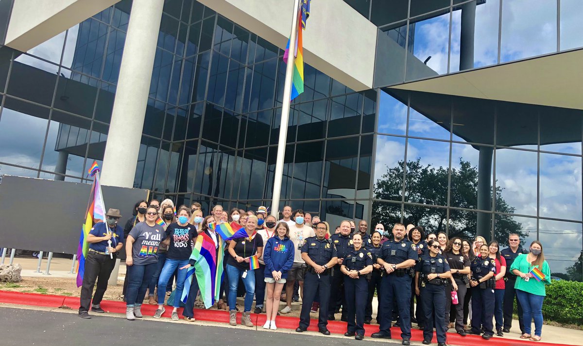 burbank_shelton's tweet photo. Happy #PrideMonth! Y'all means ALL at
@AustinISD!  #AISDpride 
#AISDproud https://t.co/pHn92eyYcf