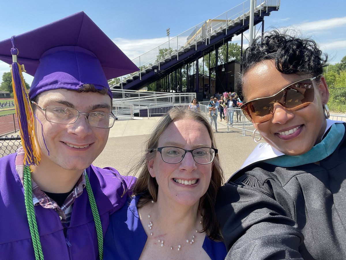 RHS (HS)2 STEM tweet media