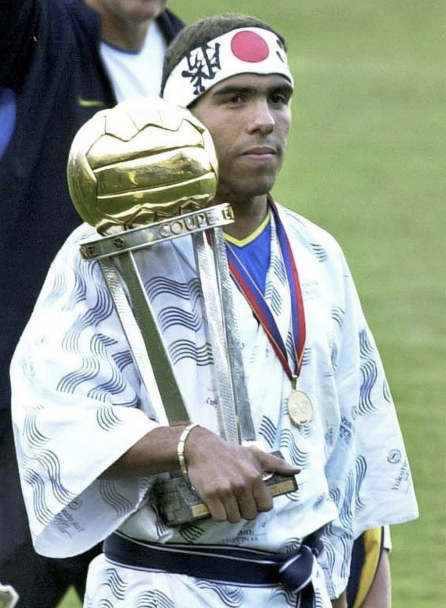Inbrion's tweet photo. Eternamente GRACIAS CARLITOS!!! 💙💛💙 @__CarlitosTevez #GraciasCarlitos https://t.co/Uie9WEfwuu