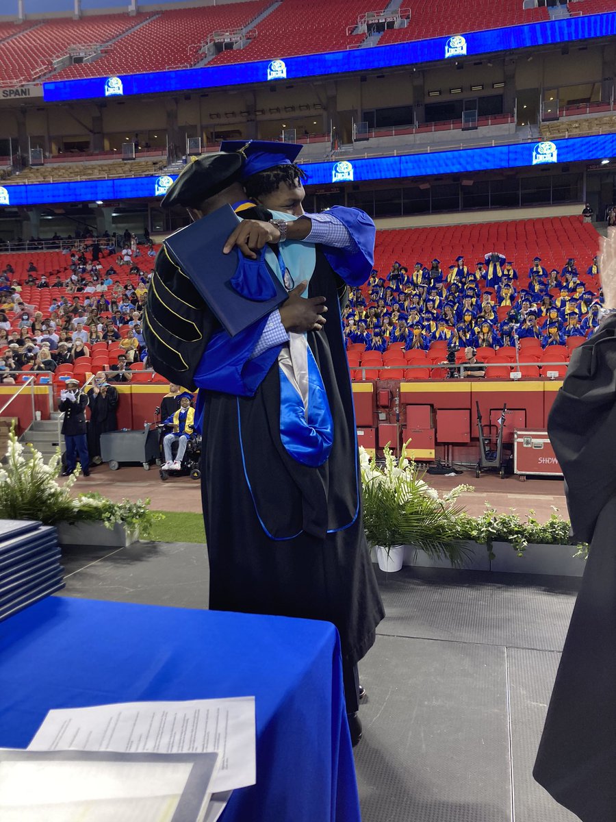 LateshiaWoodley's tweet photo. No district does graduation like @kcpublicschools! After crazy Covid Pandemic school year our babies are graduating at the Chiefs Stadium! https://t.co/9QjM6g2xbn