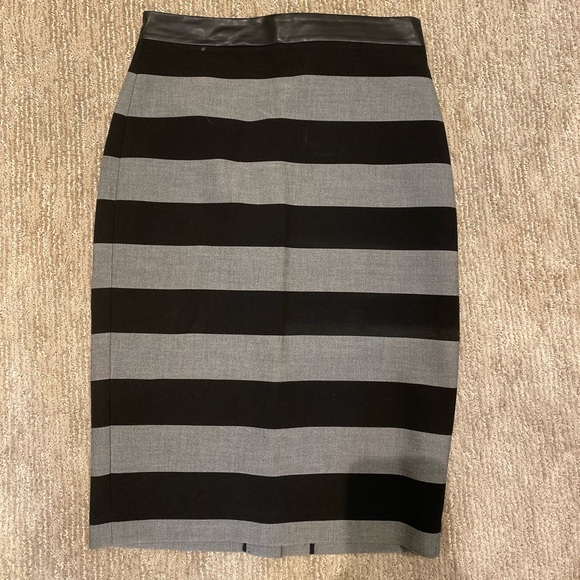 lette_76's tweet image. So good I had to share! Check out all the items I'm loving on @Poshmarkapp #poshmark #fashion #style #shopmycloset #lulus #lululemonathletica #bananarepublic: posh.mk/SVVY0NrePgb