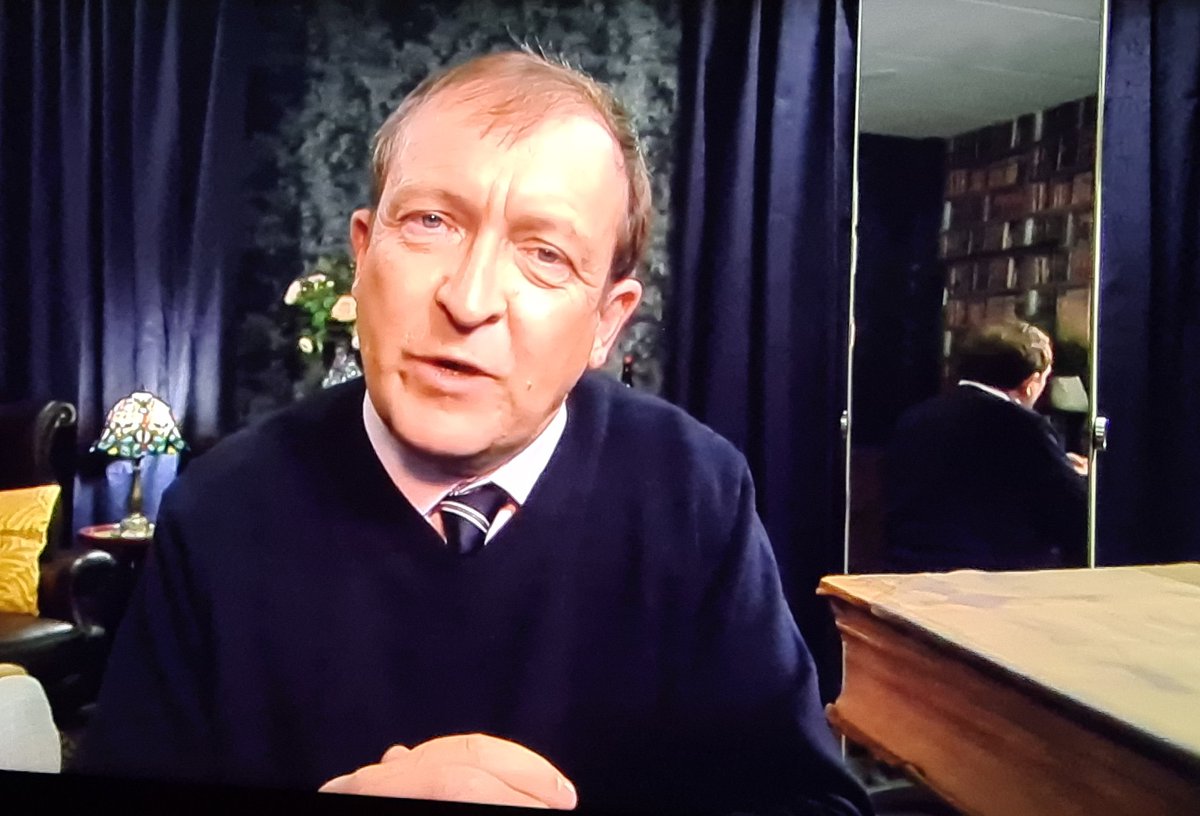 themcfet's tweet photo. On reflection, this scene was great craic. #ThisTime #Bevell #RoyalCorrespondent #AlJazeera https://t.co/U0eFeym5qt