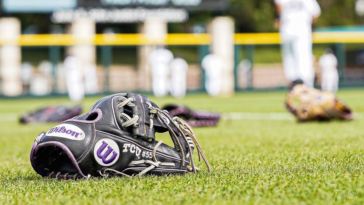 NCAABaseball's tweet photo. The Frogs have taken the field! 🐸

#RoadToOmaha x 📸 @TCU_Baseball 
https://t.co/kaeHkyaFHe
