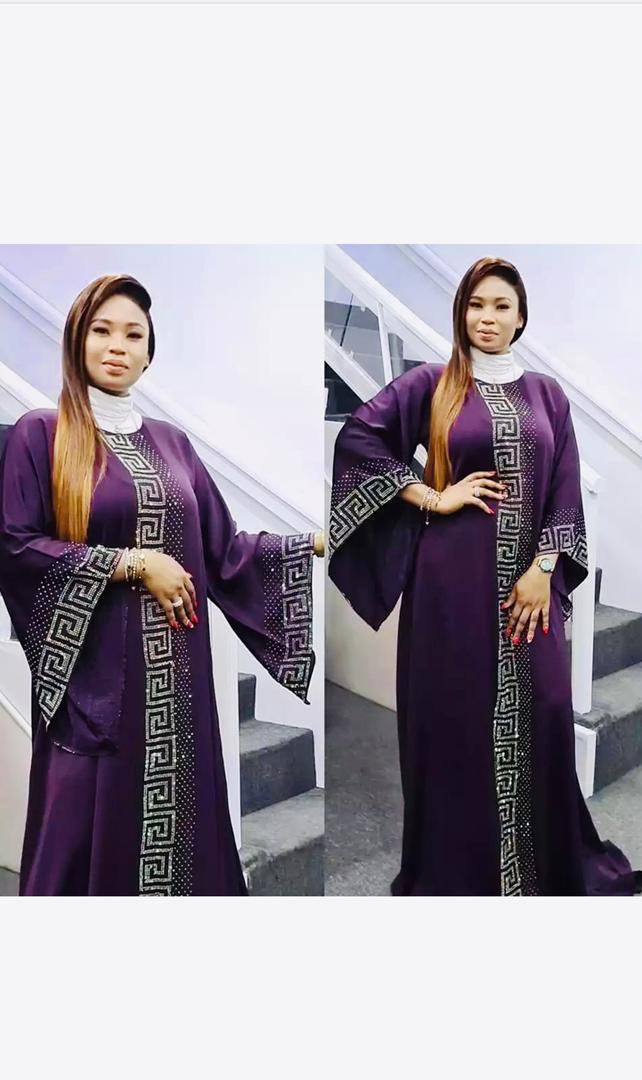 OrnamentClothng's tweet photo. Hi everyone .... I'm Zeenat,founder of OrnamentClothng.
I sell all kinds of  Jalabia, Abaya,Turban,Scarf,Fabrics(unisex)
Best quality is assured
  Do well to patronize and refer us to your friends and families https://t.co/KnDnPG9oOI us a trial will convince you and also
Peace✌ https://t.co/LWV0kaeNnd